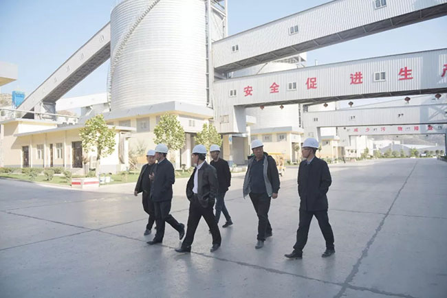 貴州銅仁環(huán)保局局長(zhǎng)樊曉勇一行蒞臨中譽(yù)鼎力考察調(diào)研