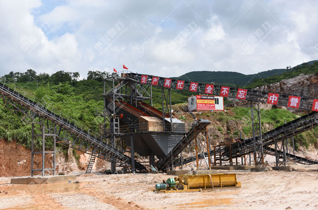 湖南懷化中方縣下坪鄉(xiāng)抗應(yīng)洞采石場(chǎng)時(shí)產(chǎn)350噸砂石生產(chǎn)線